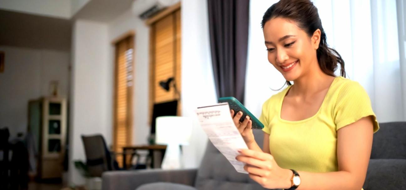 Realistische Darstellung von SEO-Analysen und technischen Optimierungsprozessen